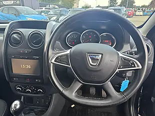 Used 2017 Dacia Duster Prestige Grey - Interior and Exterior details 9