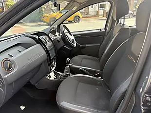 Used 2017 Dacia Duster Se Summit Grey - Interior and Exterior details 3