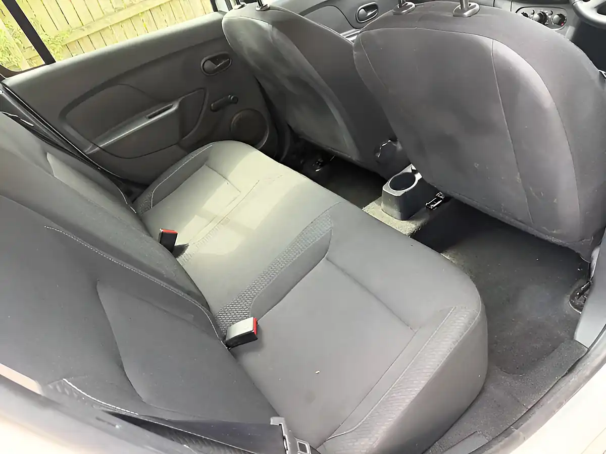 Used 2017 Dacia Logan Ambiance White - Interior and Exterior details 15