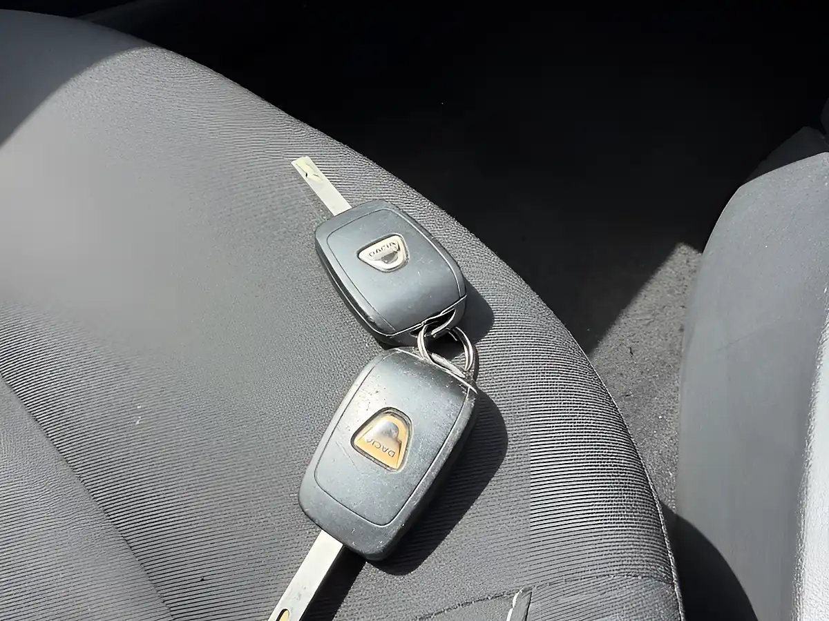 Used 2017 Dacia Logan Ambiance White - Interior and Exterior details 18