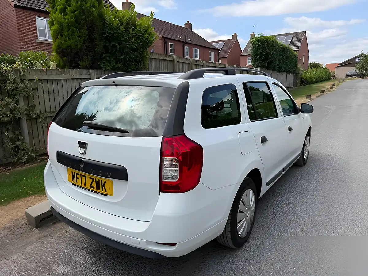 Used 2017 Dacia Logan Ambiance White - Interior and Exterior details 5