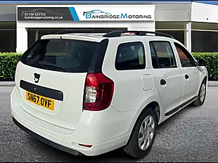 Used 2017 Dacia Logan Mcv Ambiance Glacier White - Interior and Exterior details 3