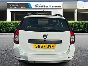 Used 2017 Dacia Logan Mcv Ambiance Glacier White - Interior and Exterior details 4