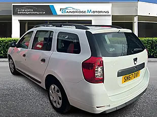 Used 2017 Dacia Logan Mcv Ambiance Glacier White - Interior and Exterior details 5