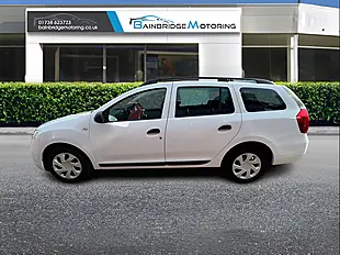 Used 2017 Dacia Logan Mcv Ambiance Glacier White - Interior and Exterior details 6