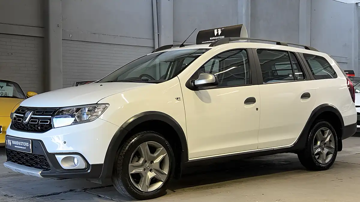 Used 2017 Dacia Logan Mcv Stepway Stepway Laureate White - Front View