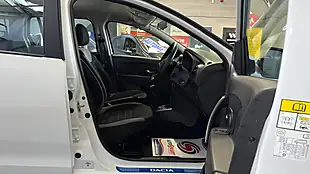 Used 2017 Dacia Logan Mcv Stepway Stepway Laureate White - Interior and Exterior details 10