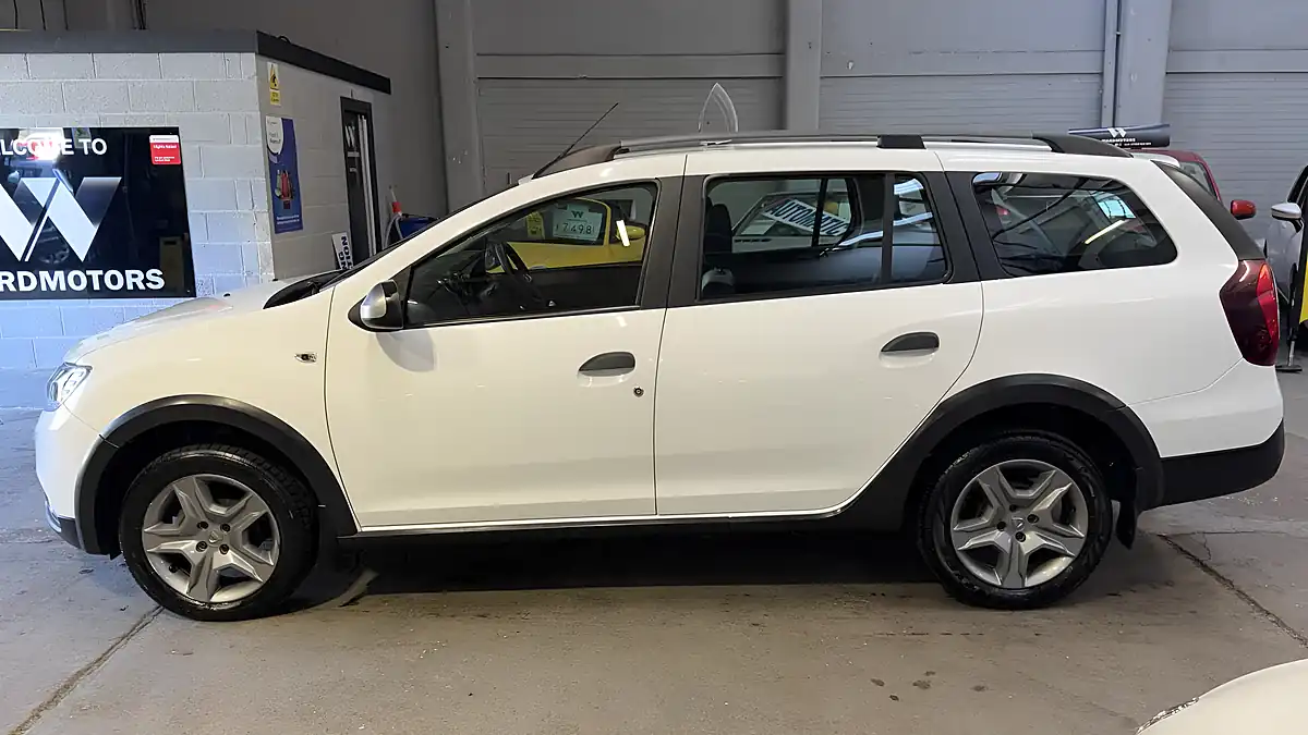 Used 2017 Dacia Logan Mcv Stepway Stepway Laureate White - Interior and Exterior details 2