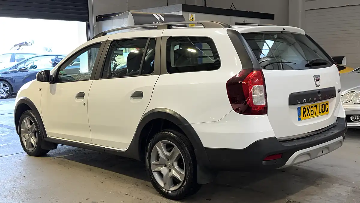 Used 2017 Dacia Logan Mcv Stepway Stepway Laureate White - Interior and Exterior details 7