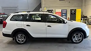 Used 2017 Dacia Logan Mcv Stepway Stepway Laureate White - Interior and Exterior details 8