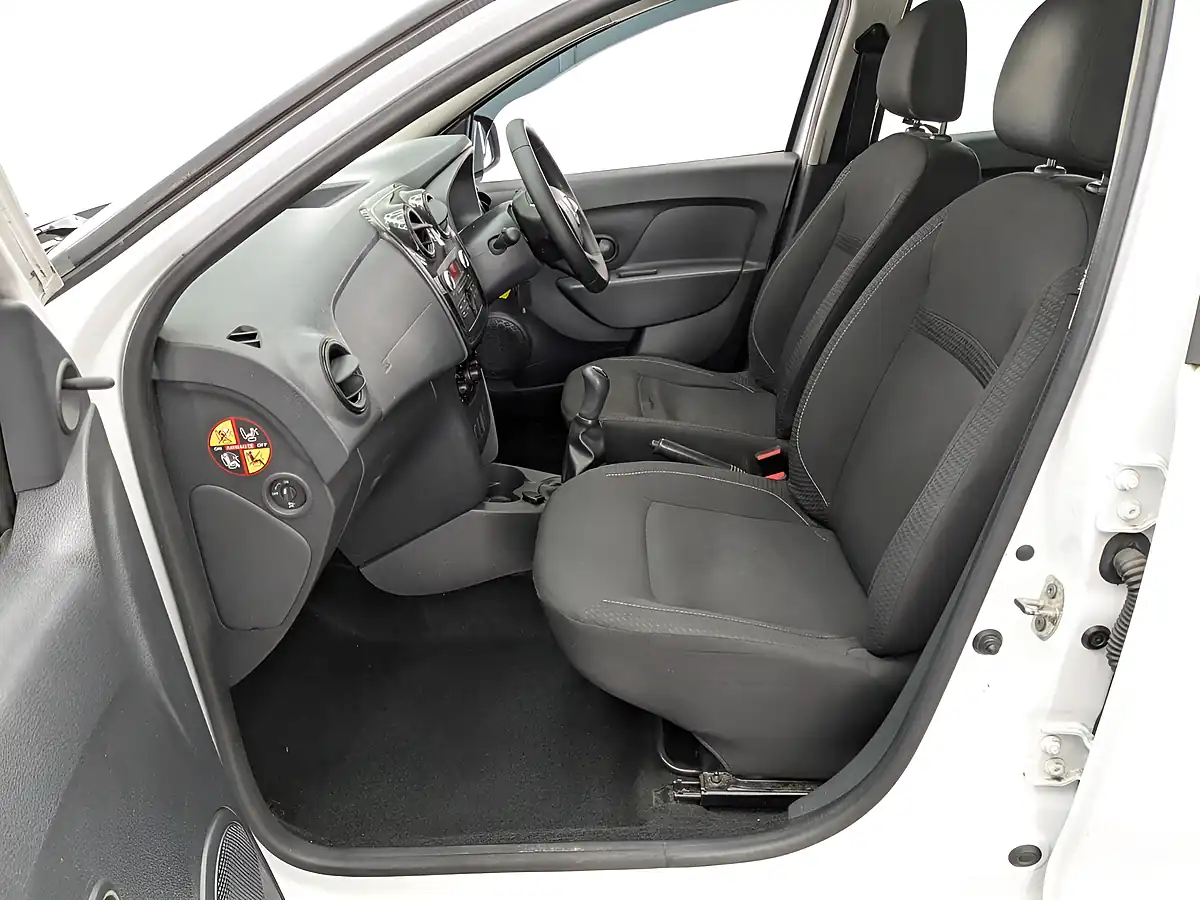 Used 2017 Dacia Sandero Ambiance Glacier White - Interior and Exterior details 14