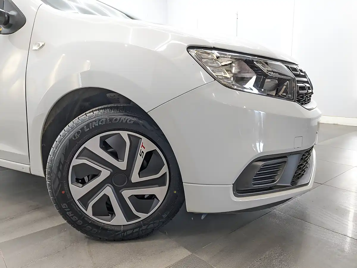 Used 2017 Dacia Sandero Ambiance Glacier White - Interior and Exterior details 2