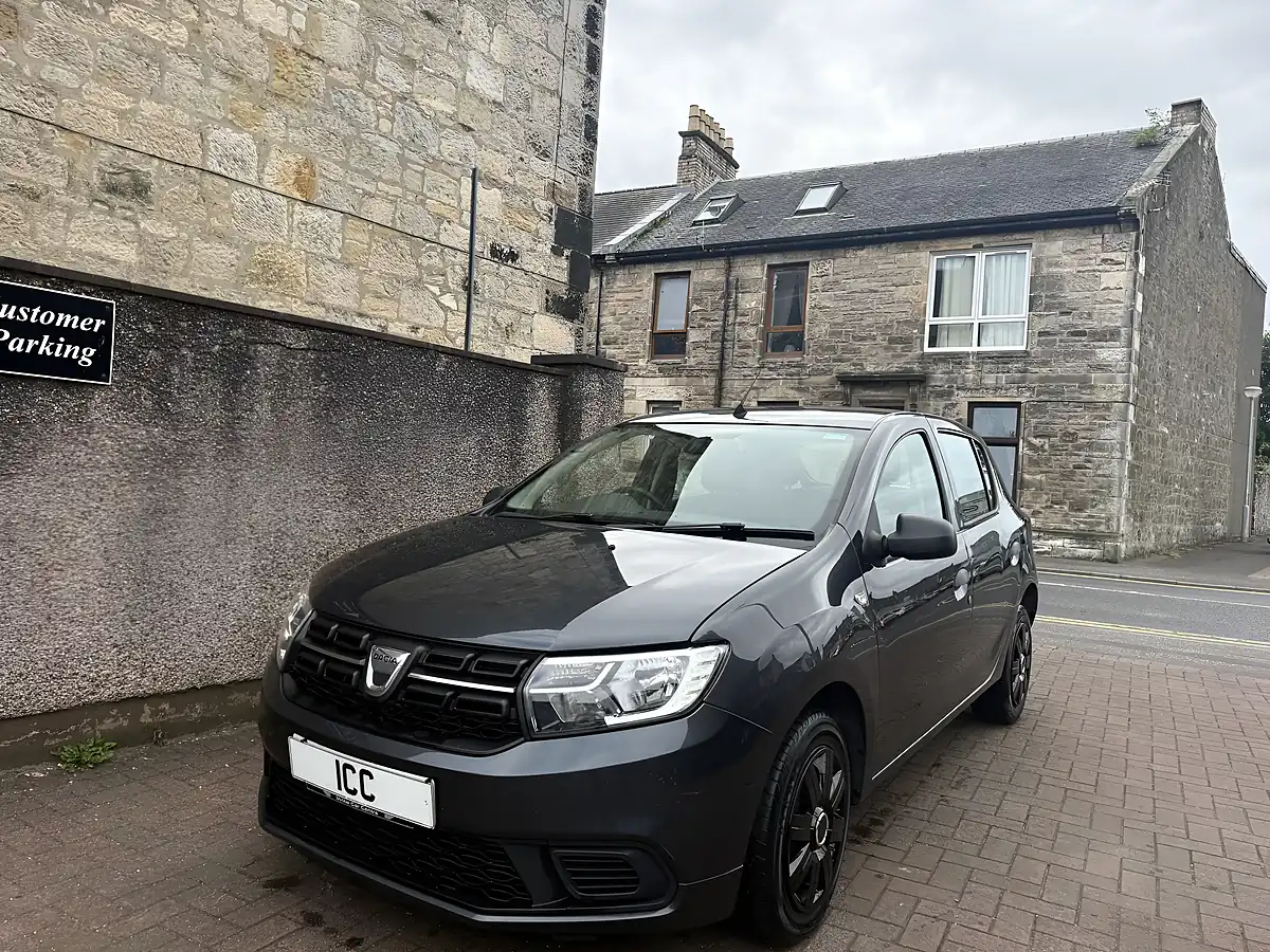 Used 2017 Dacia Sandero Ambiance Grey - Front View