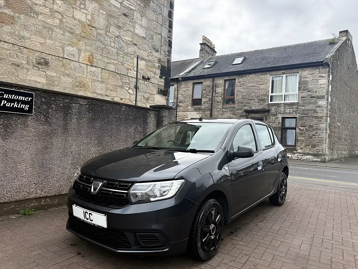 Used 2017 Dacia Sandero Ambiance Grey - Interior and Exterior details 17