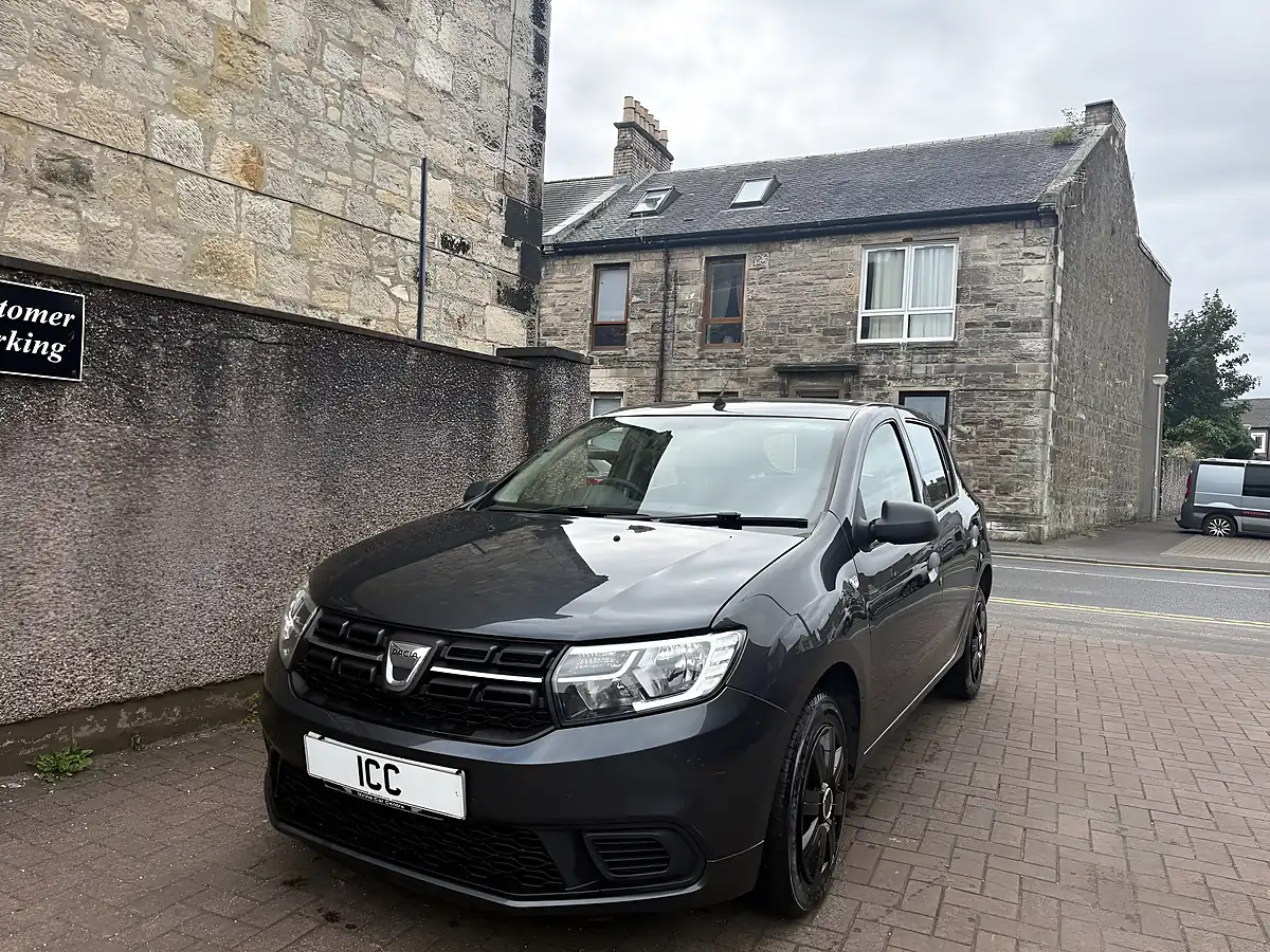 Used 2017 Dacia Sandero Ambiance Grey - Interior and Exterior details 18