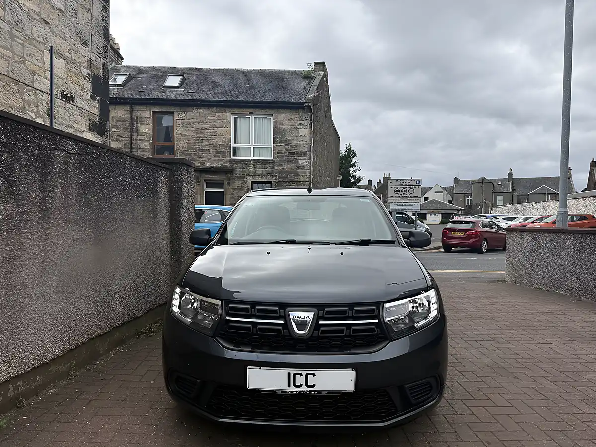 Used 2017 Dacia Sandero Ambiance Grey - Interior and Exterior details 5