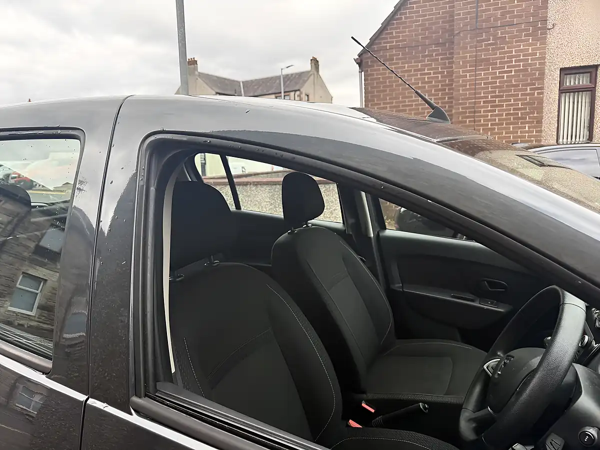 Used 2017 Dacia Sandero Ambiance Grey - Interior and Exterior details 6