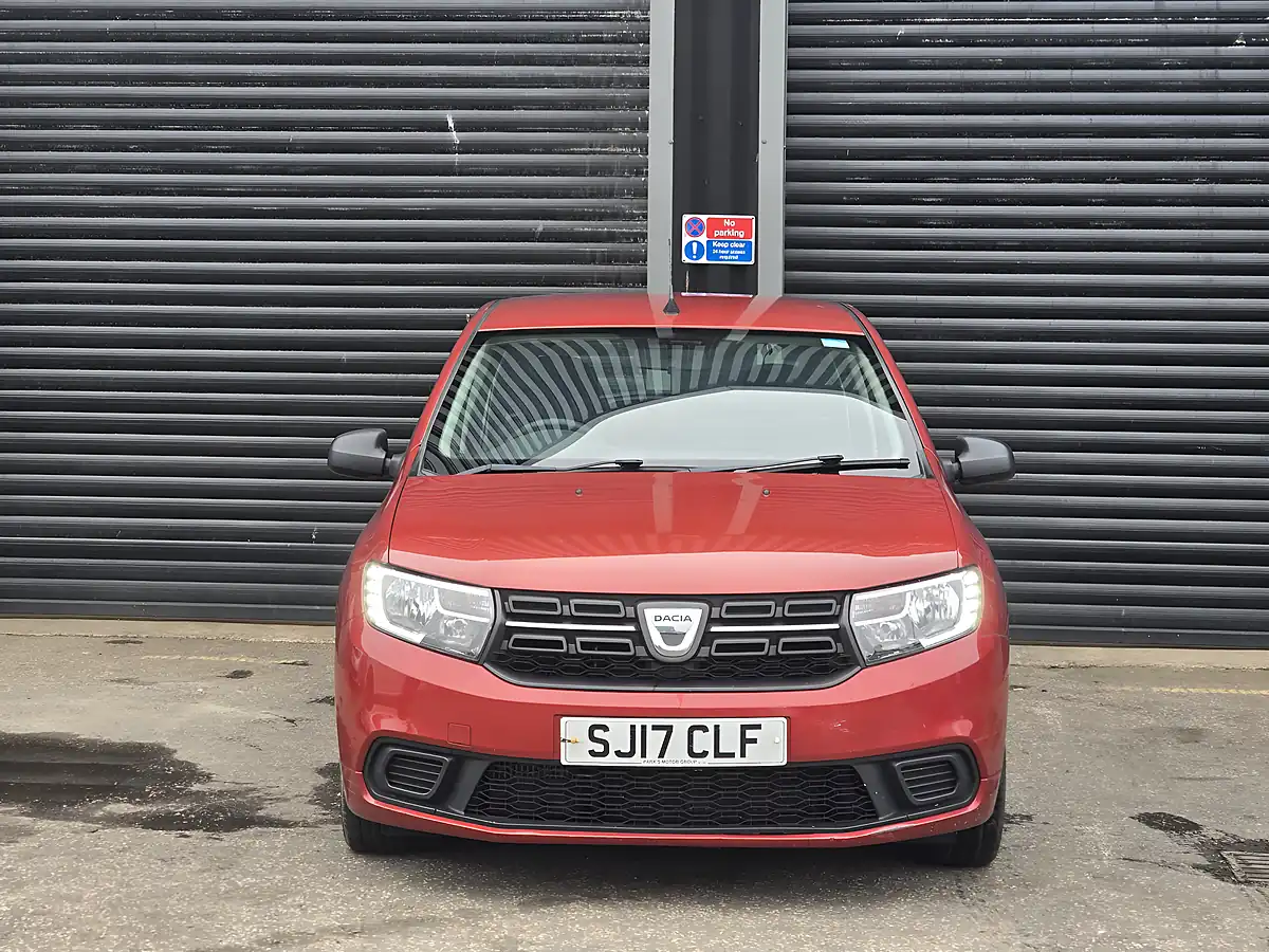 Used 2017 Dacia Sandero Ambiance Red - Interior and Exterior details 3