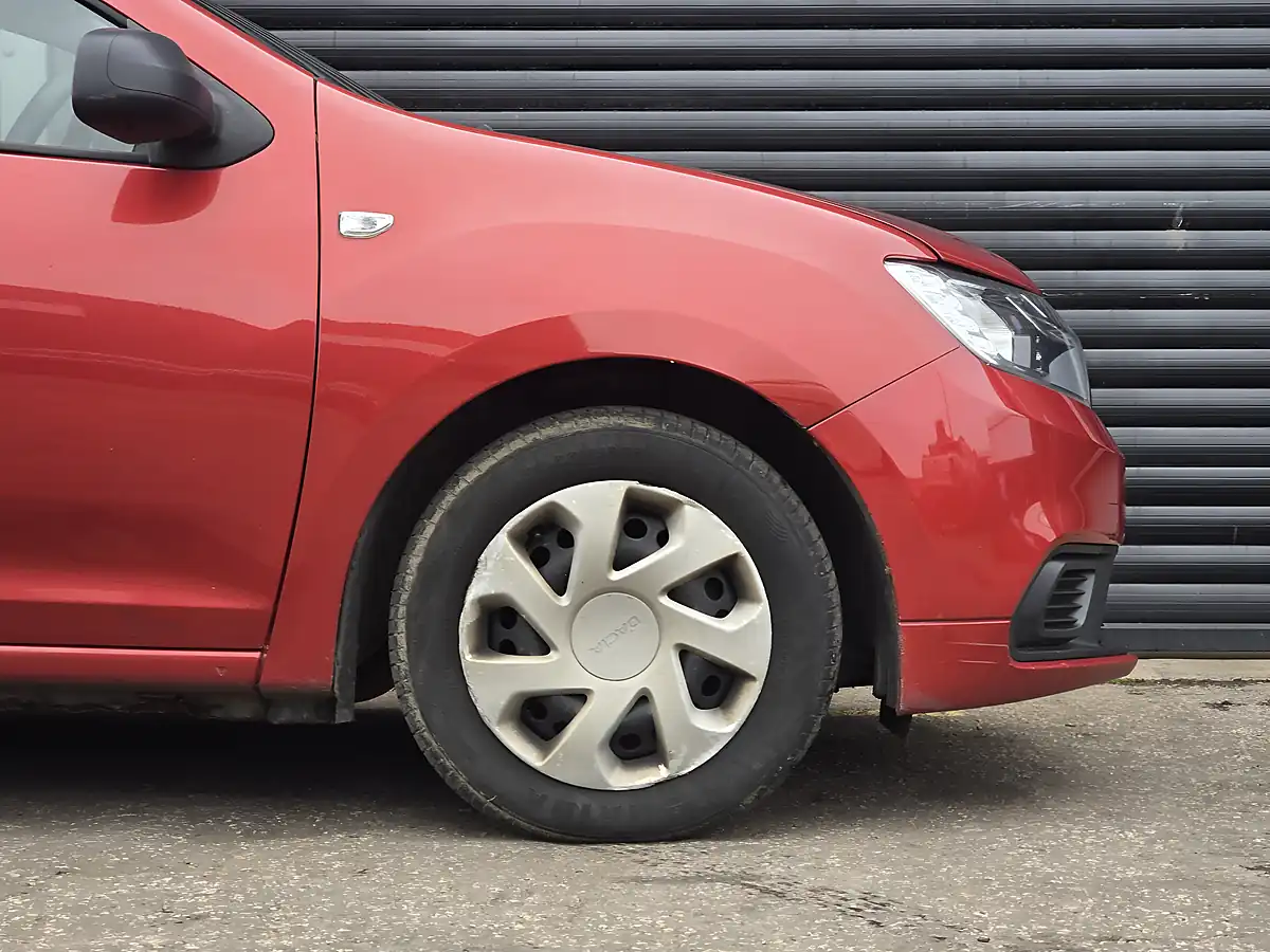 Used 2017 Dacia Sandero Ambiance Red - Interior and Exterior details 5