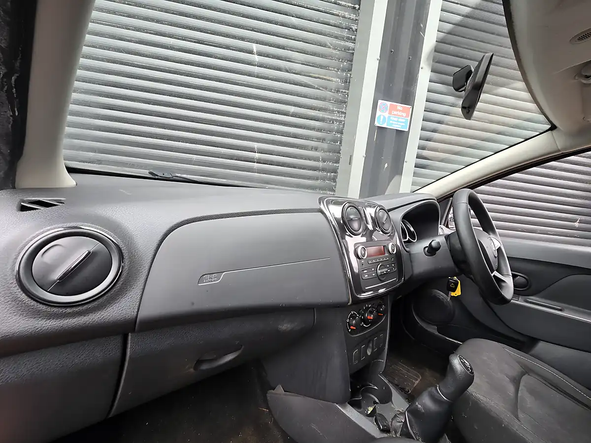 Used 2017 Dacia Sandero Ambiance Red - Interior and Exterior details 7