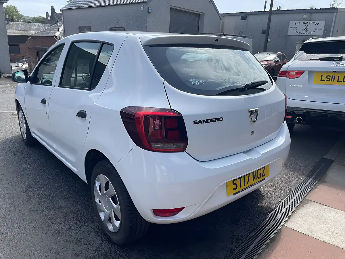 Used 2017 Dacia Sandero Ambiance White - Interior and Exterior details 3