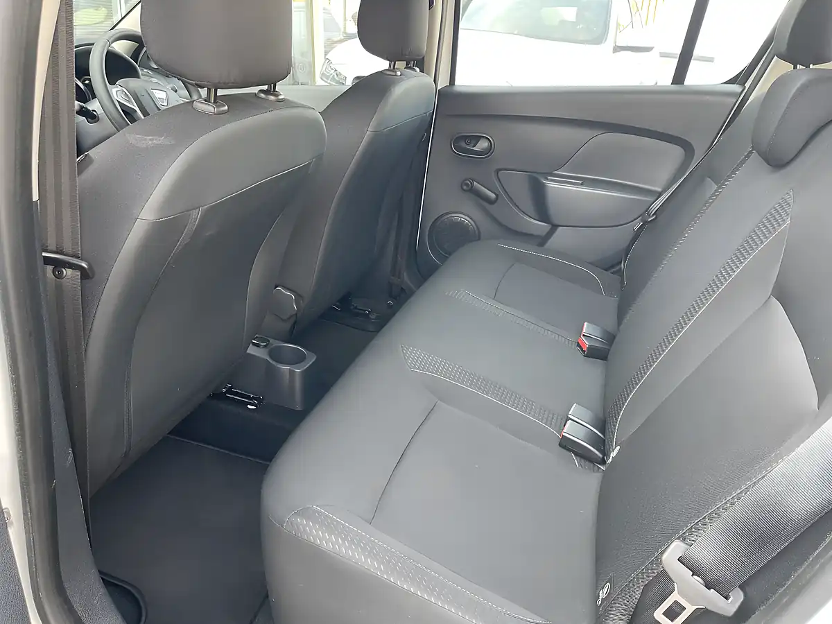 Used 2017 Dacia Sandero Ambiance White - Interior and Exterior details 8