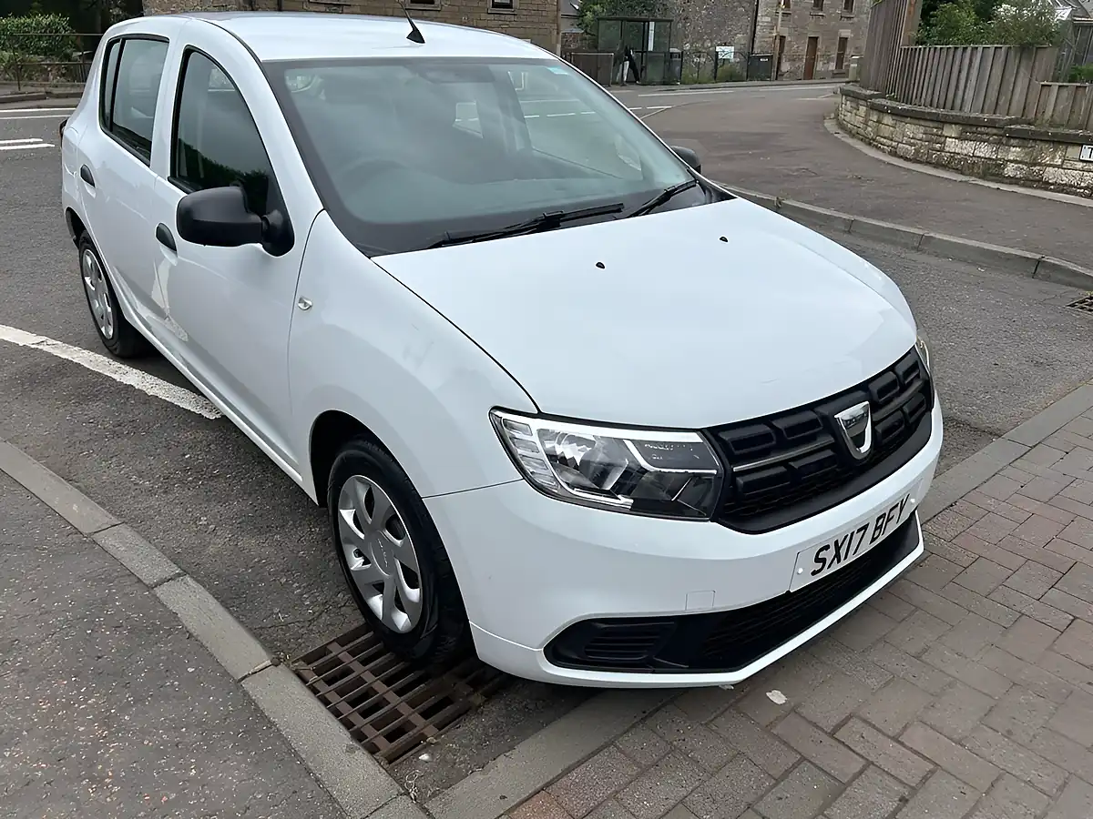 Used 2017 Dacia Sandero Ambiance White - Interior and Exterior details 4