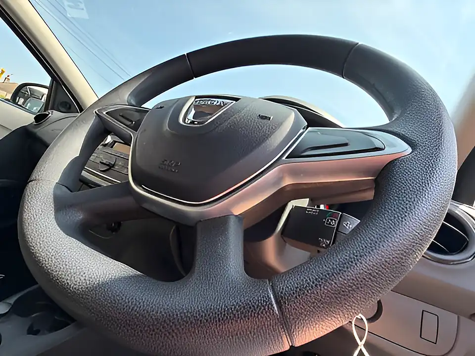 Used 2017 Dacia Sandero Ambiance White - Interior and Exterior details 13