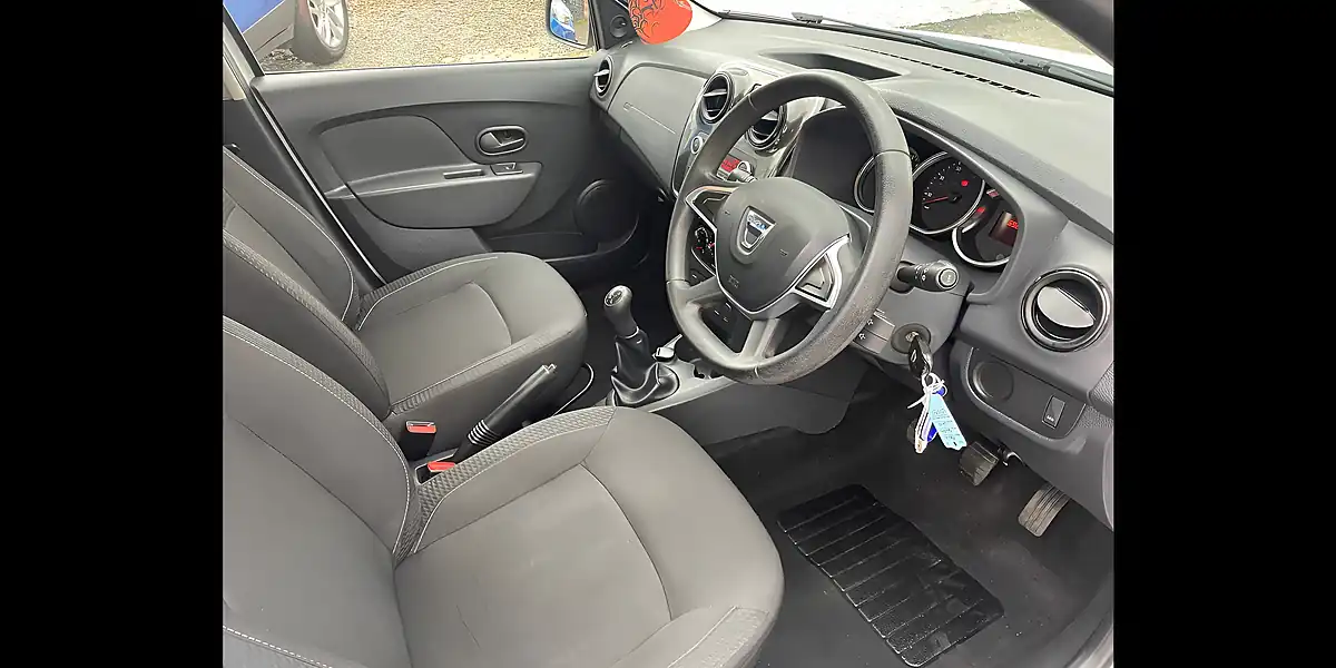 Used 2017 Dacia Sandero Ambiance White - Interior and Exterior details 12