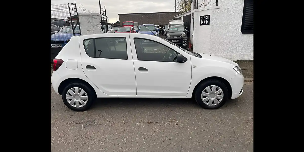 Used 2017 Dacia Sandero Ambiance White - Interior and Exterior details 3