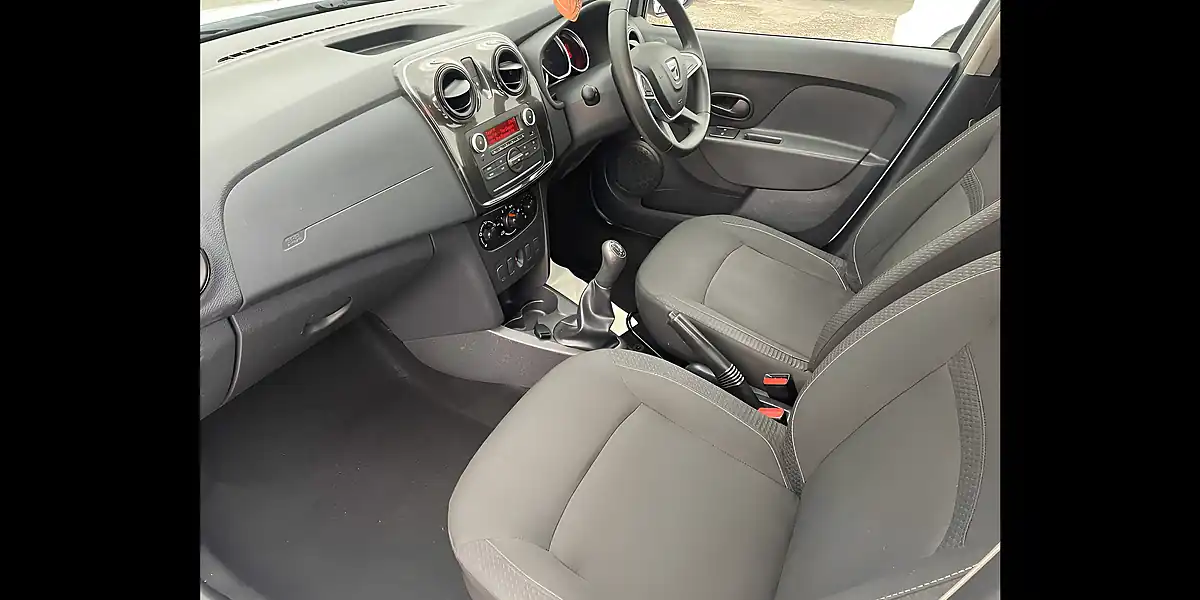 Used 2017 Dacia Sandero Ambiance White - Interior and Exterior details 9