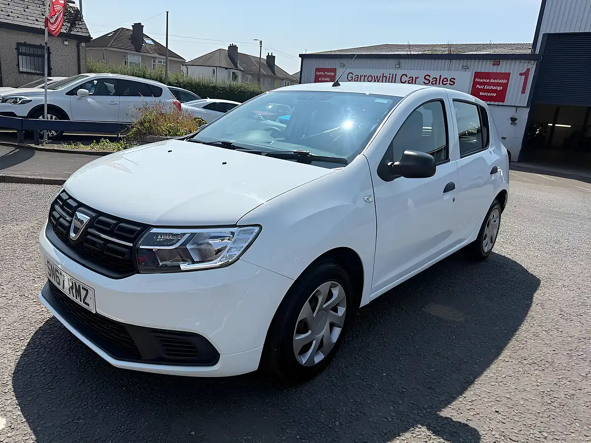 Used 2017 Dacia Sandero Ambiance White - Front View