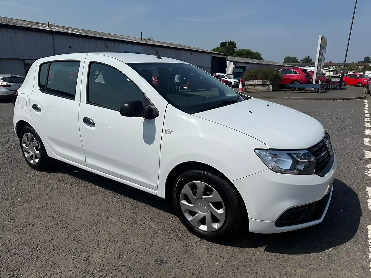 Used 2017 Dacia Sandero Ambiance White - Interior and Exterior details 9