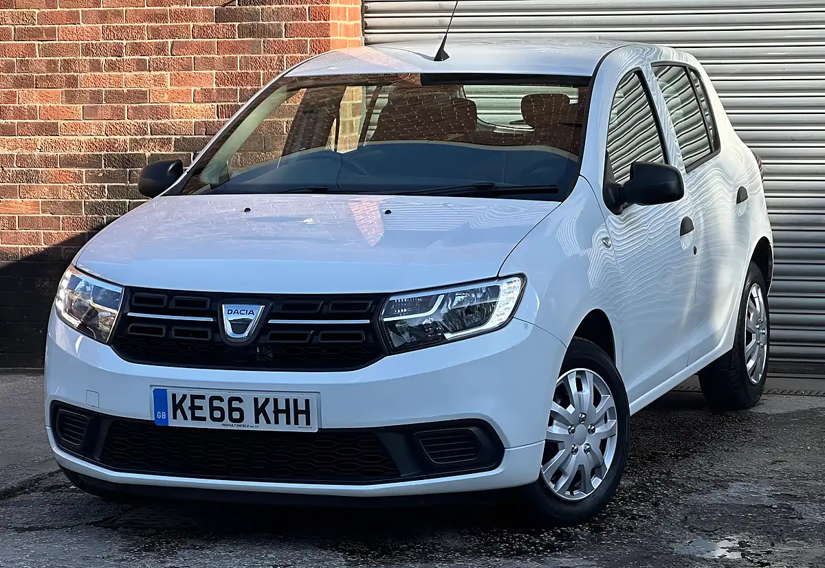 Used 2017 Dacia Sandero Ambiance White - Interior and Exterior details 13