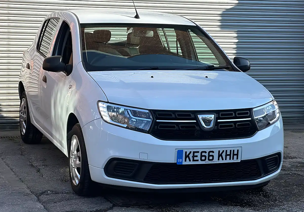 Used 2017 Dacia Sandero Ambiance White - Interior and Exterior details 16