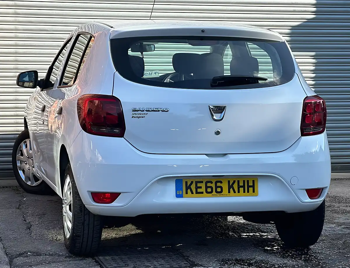 Used 2017 Dacia Sandero Ambiance White - Interior and Exterior details 17