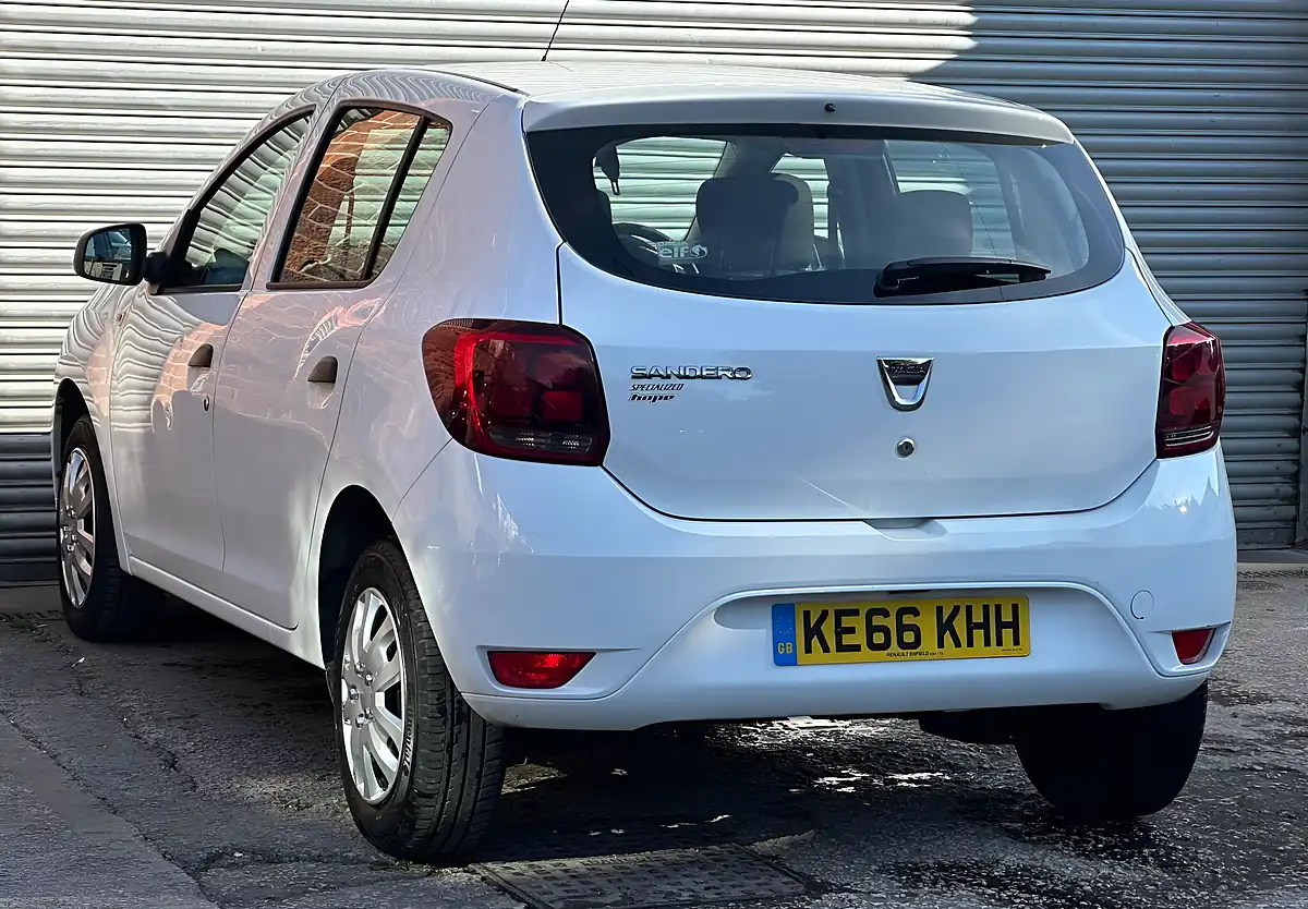 Used 2017 Dacia Sandero Ambiance White - Interior and Exterior details 20