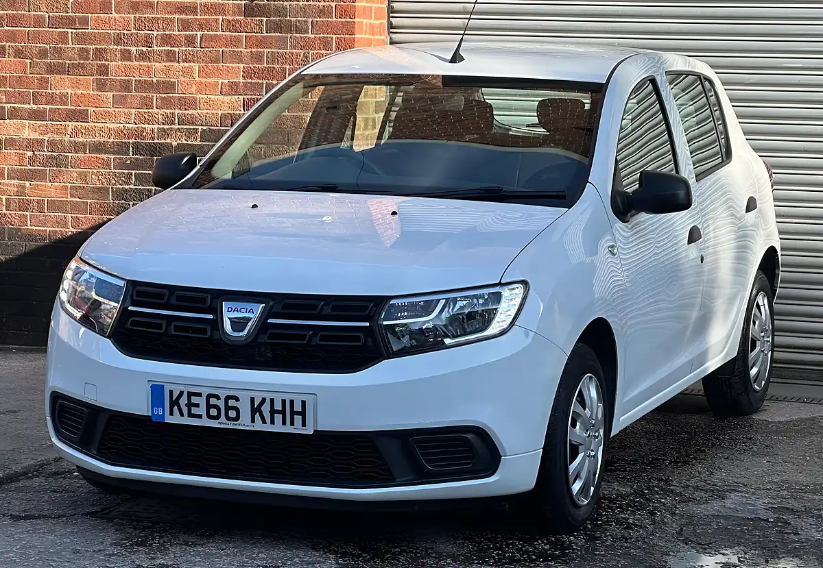 Used 2017 Dacia Sandero Ambiance White - Interior and Exterior details 4
