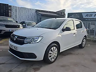 Used 2017 Dacia Sandero Ambiance White - Interior and Exterior details 3