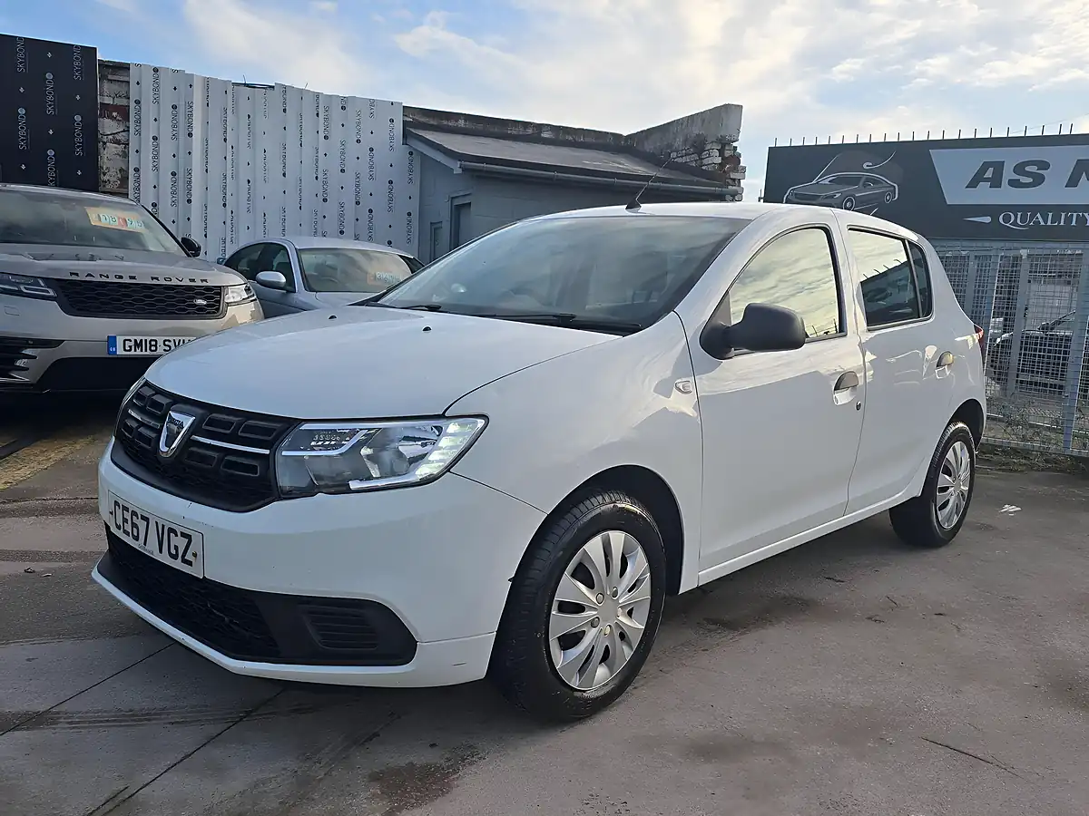 Used 2017 Dacia Sandero Ambiance White - Interior and Exterior details 3