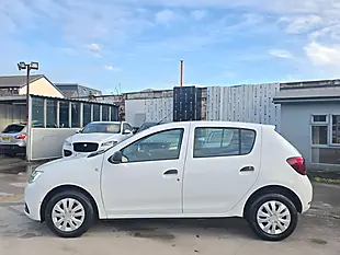 Used 2017 Dacia Sandero Ambiance White - Interior and Exterior details 4