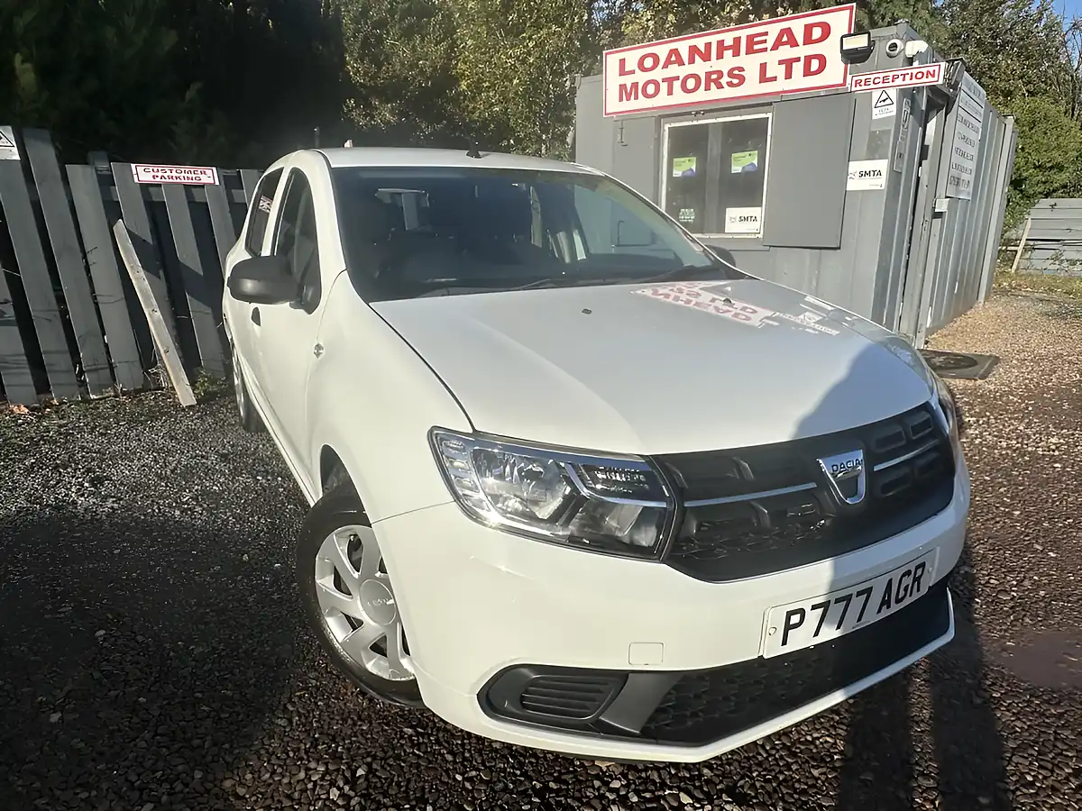 Used 2017 Dacia Sandero Ambiance White - Front View