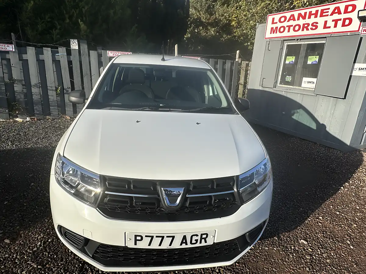 Used 2017 Dacia Sandero Ambiance White - Interior and Exterior details 4
