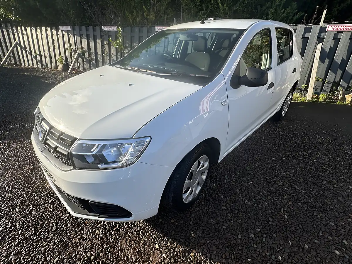 Used 2017 Dacia Sandero Ambiance White - Interior and Exterior details 5