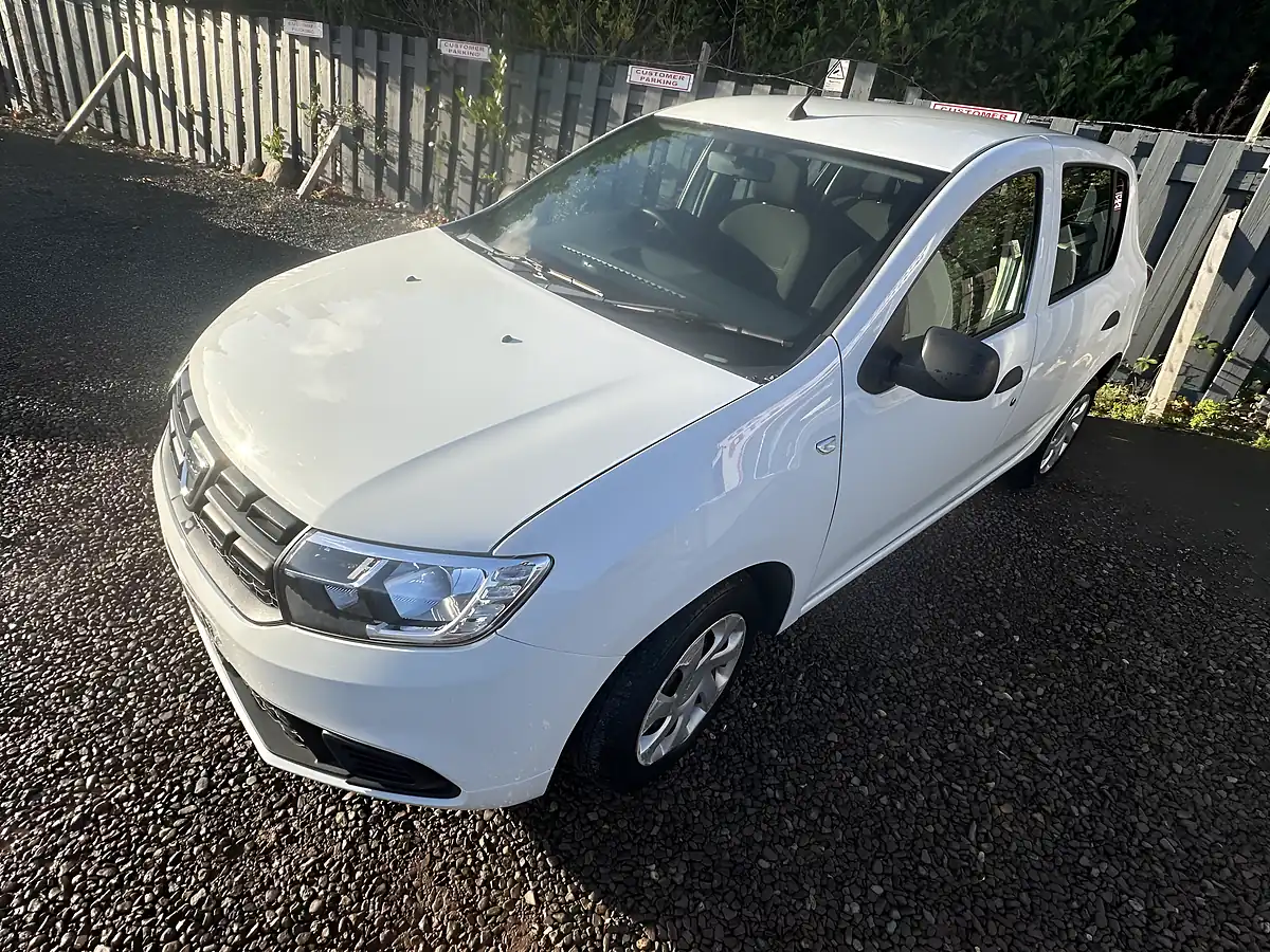 Used 2017 Dacia Sandero Ambiance White - Interior and Exterior details 6