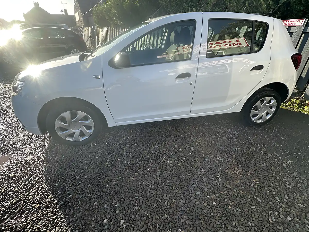 Used 2017 Dacia Sandero Ambiance White - Interior and Exterior details 8