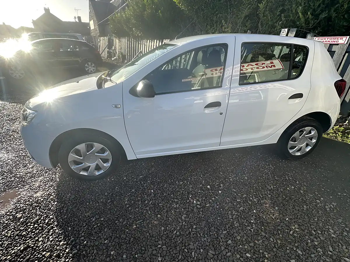 Used 2017 Dacia Sandero Ambiance White - Interior and Exterior details 9