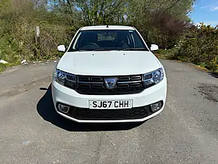 Used 2017 Dacia Sandero Laureate Glacier White - Interior and Exterior details 2