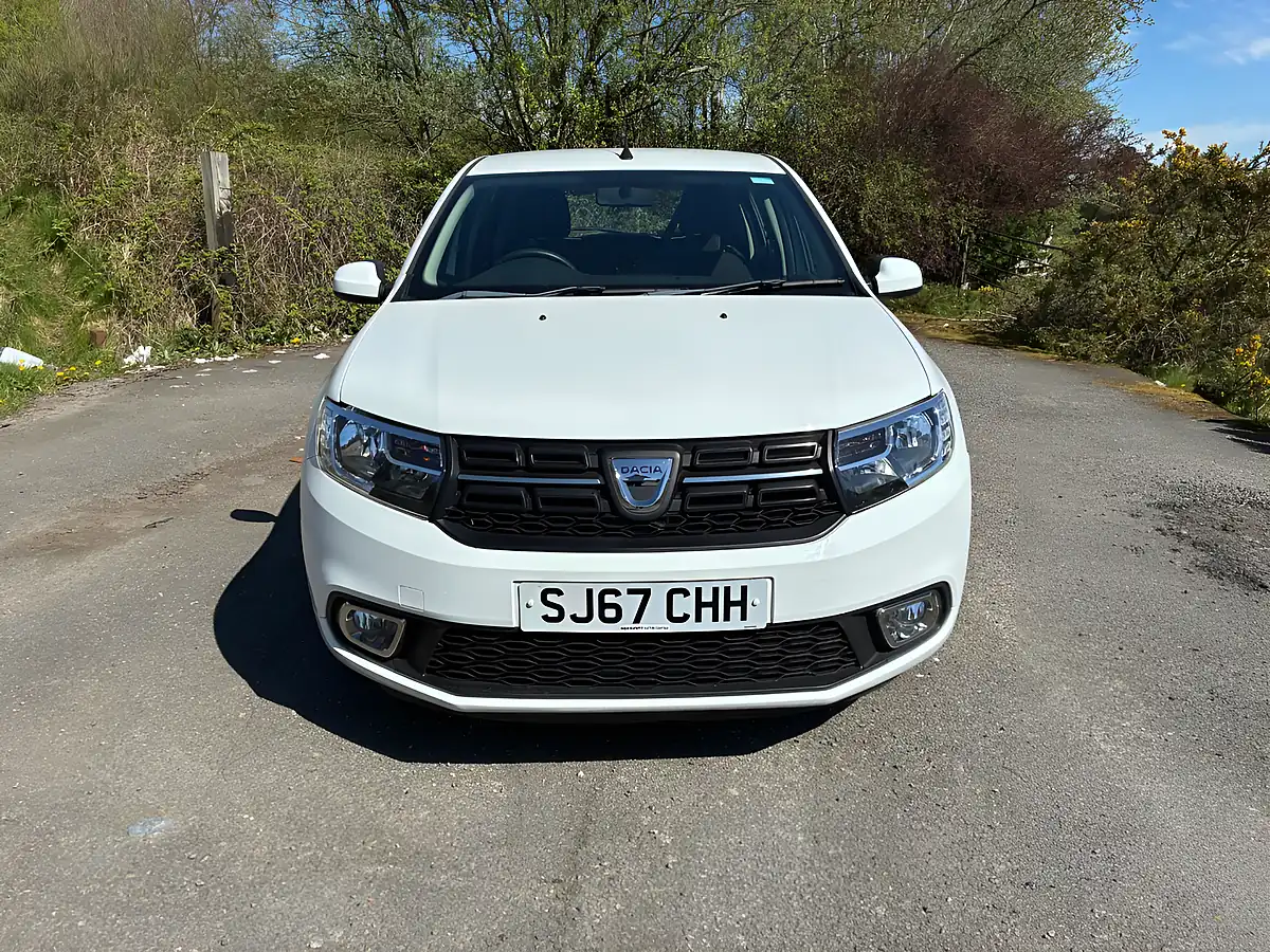 Used 2017 Dacia Sandero Laureate Glacier White - Interior and Exterior details 2