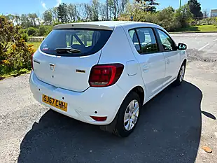 Used 2017 Dacia Sandero Laureate Glacier White - Interior and Exterior details 6